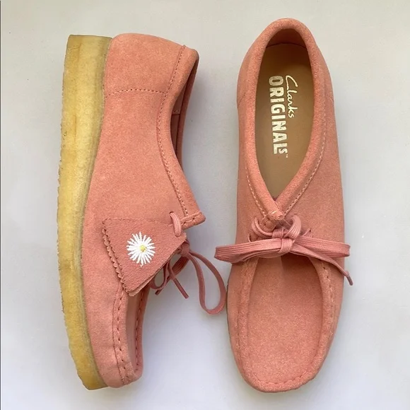 WALLABEE CLARKS ORIGINALS BLUSH PINK SUEDE SHOES - Picture 2 of 12